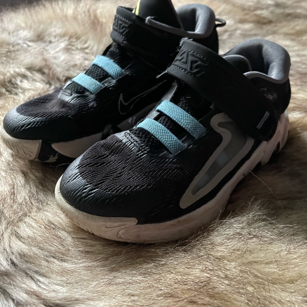 Nike Kids Giannis Black and Gray Sneakers